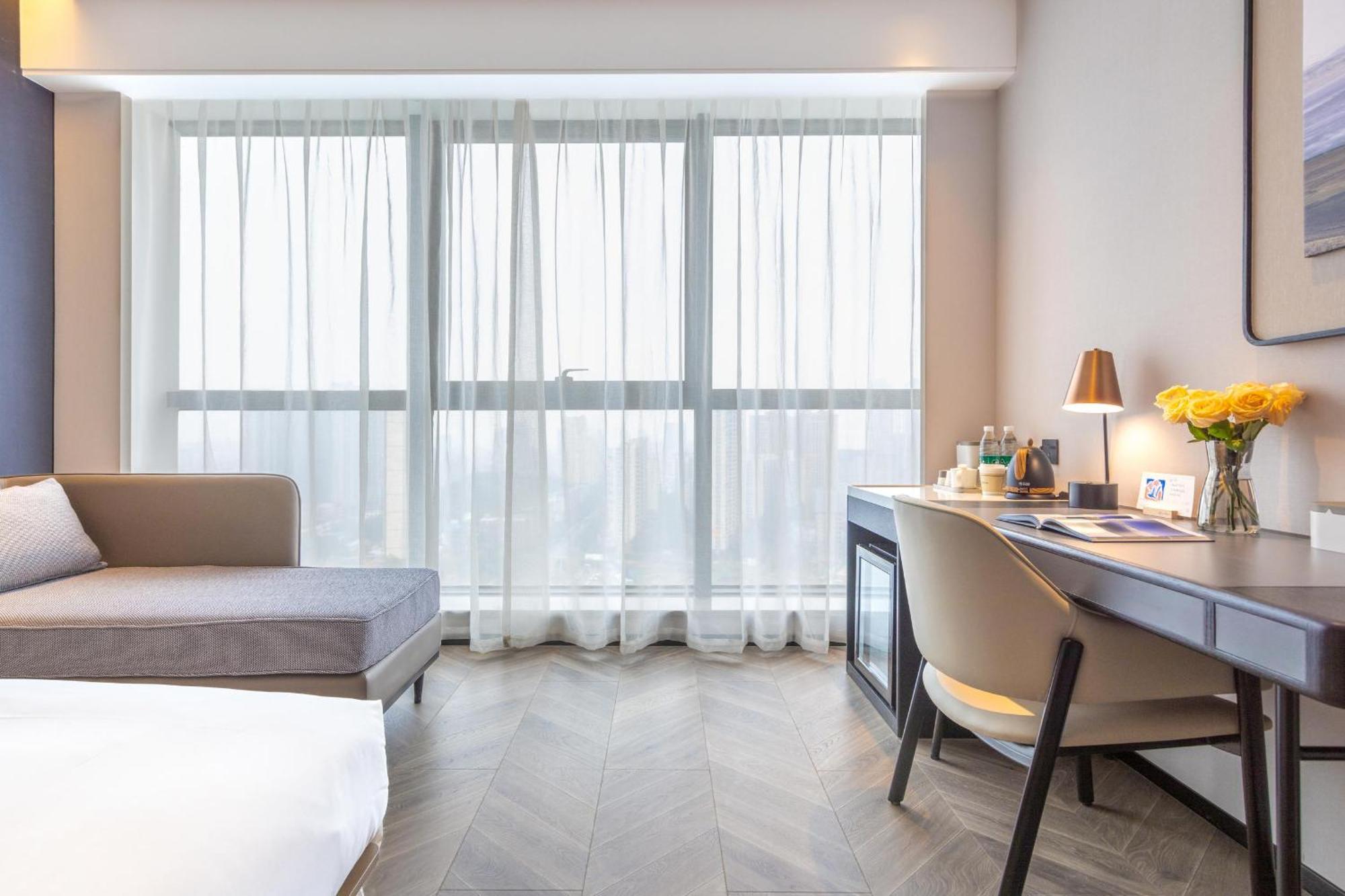 Atour Hotel Wuhan Chuhe Han Street Hongshan Plaza Exterior photo