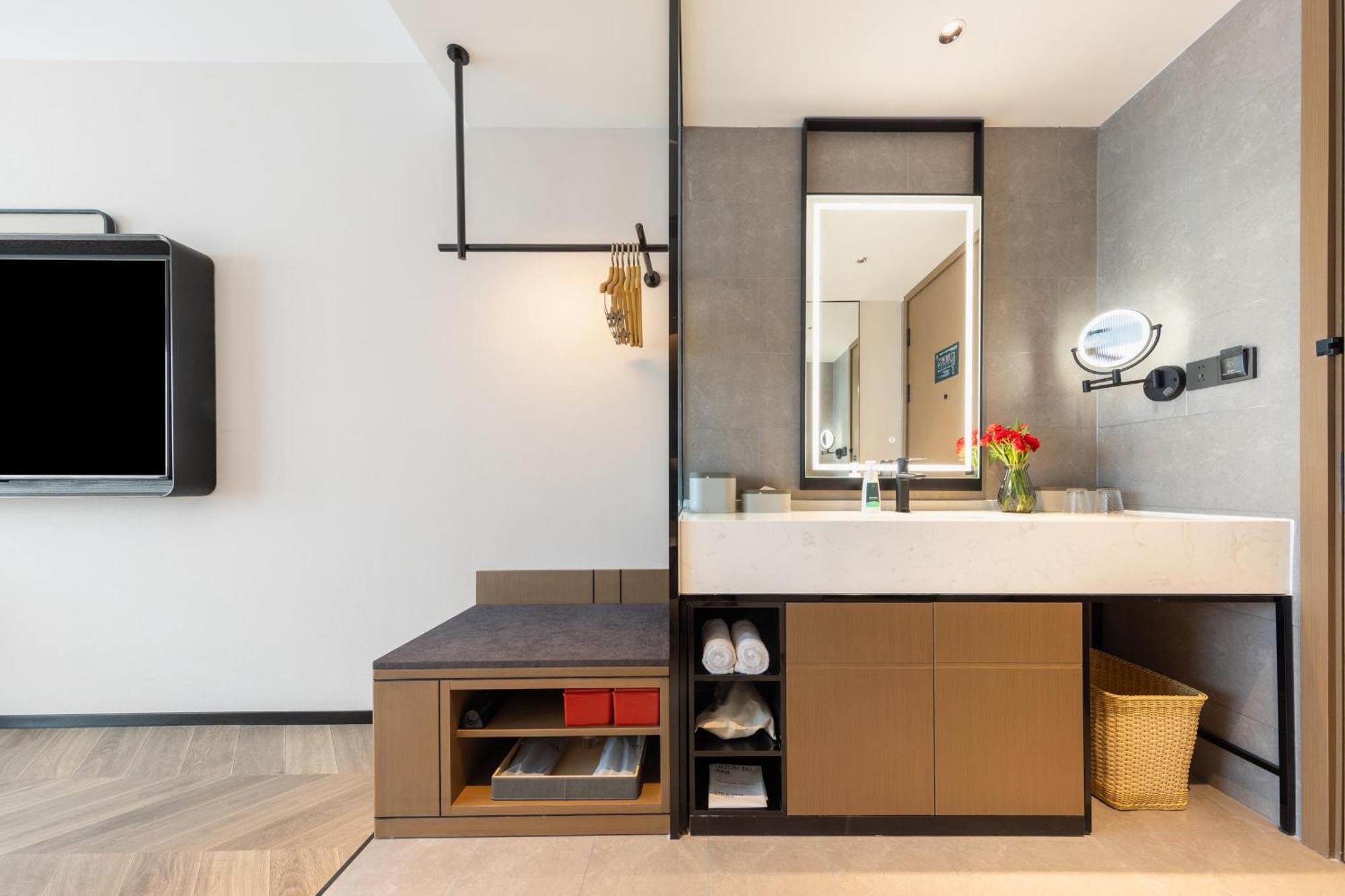 Atour Hotel Wuhan Chuhe Han Street Hongshan Plaza Exterior photo