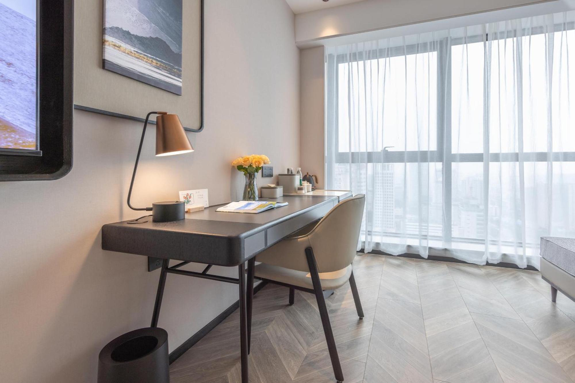 Atour Hotel Wuhan Chuhe Han Street Hongshan Plaza Exterior photo