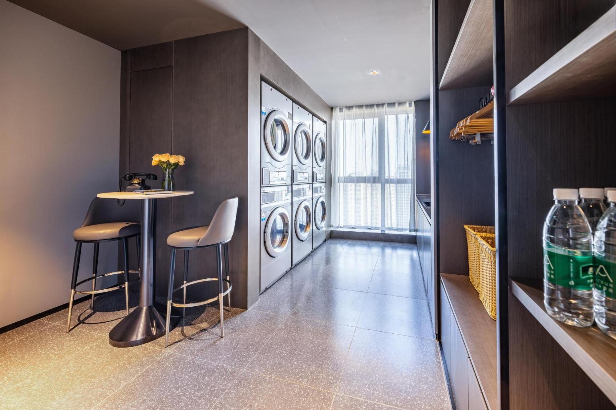 Atour Hotel Wuhan Chuhe Han Street Hongshan Plaza Exterior photo