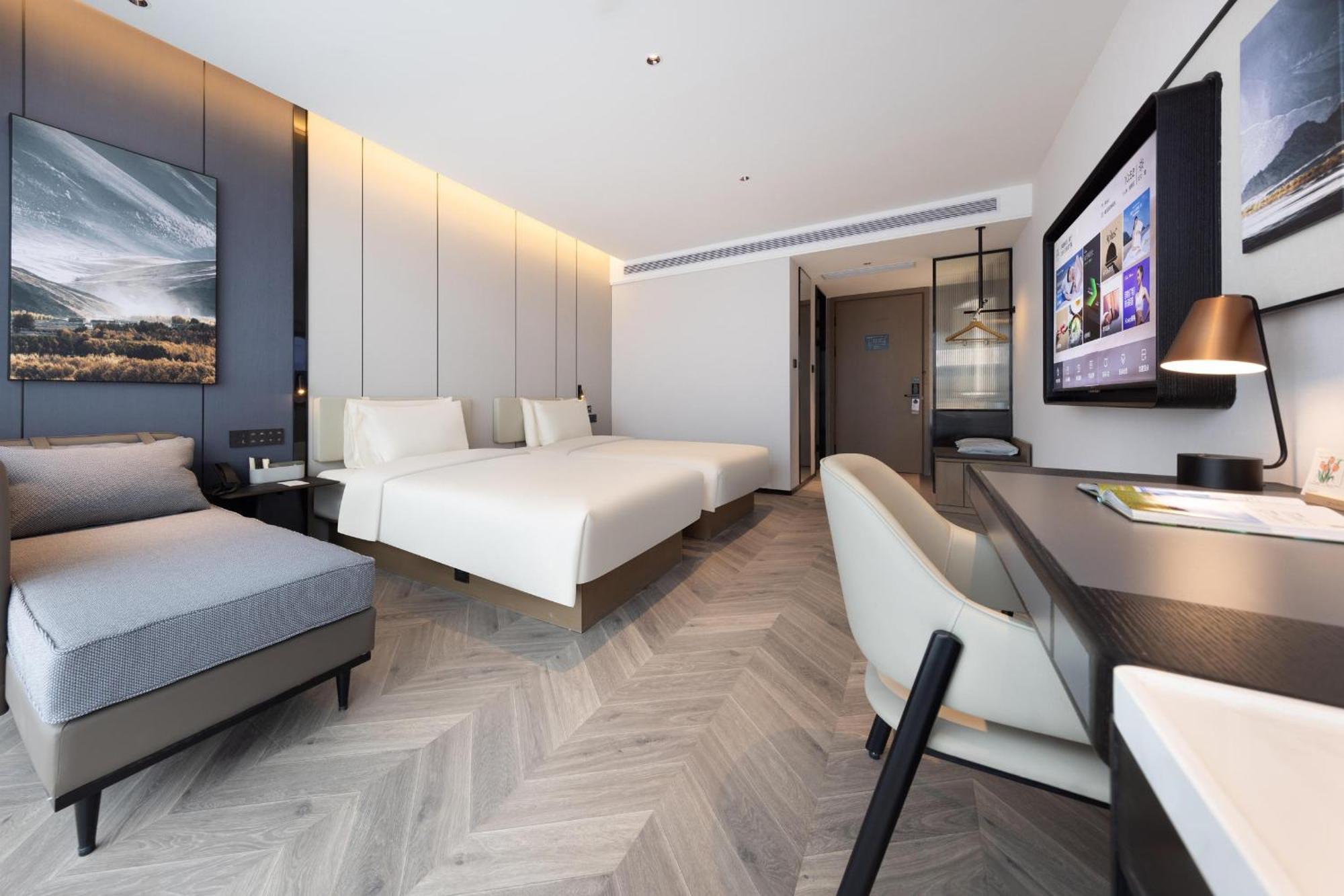 Atour Hotel Wuhan Chuhe Han Street Hongshan Plaza Exterior photo