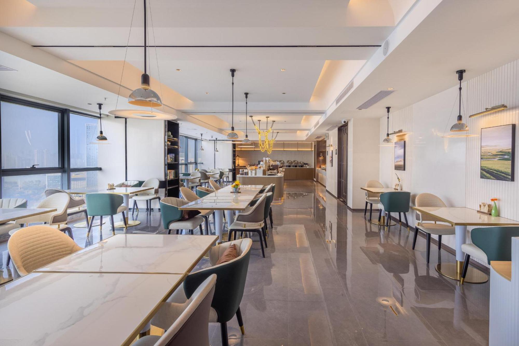 Atour Hotel Wuhan Chuhe Han Street Hongshan Plaza Exterior photo